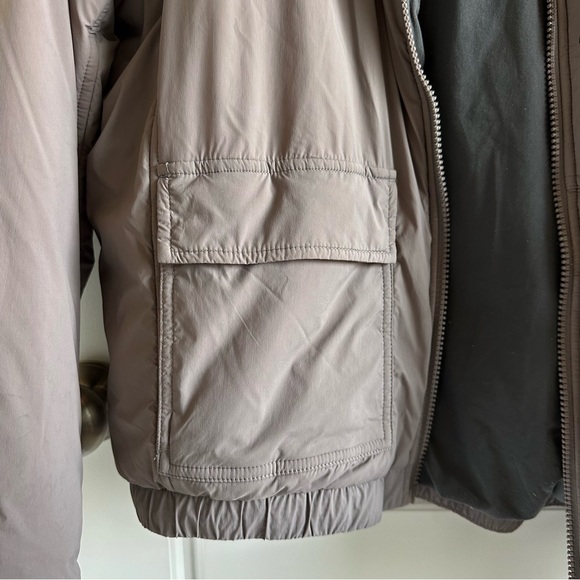 Vuori Tahoe Jacket in Smoke - Picture 5 of 10